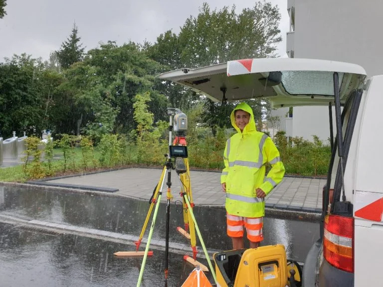 Vermessung mit Tachymeter bei wechselhaften Bedingungen